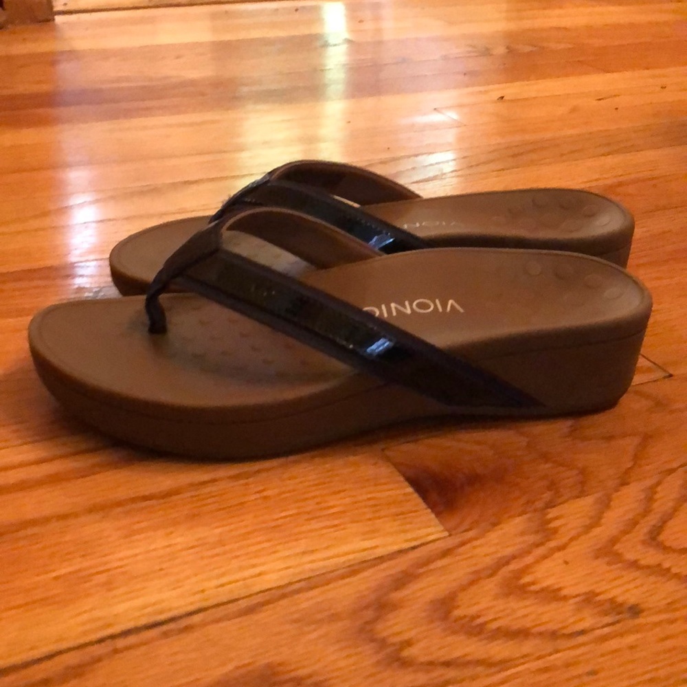 Flip Flops with Support